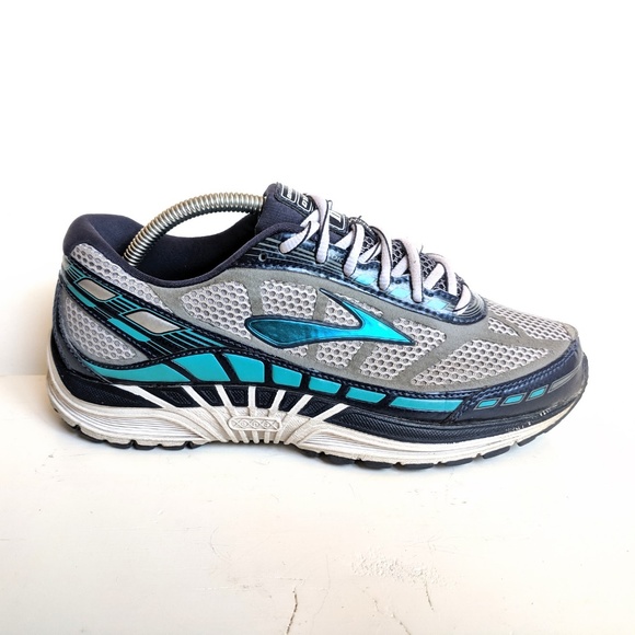 brooks dyad 8 white